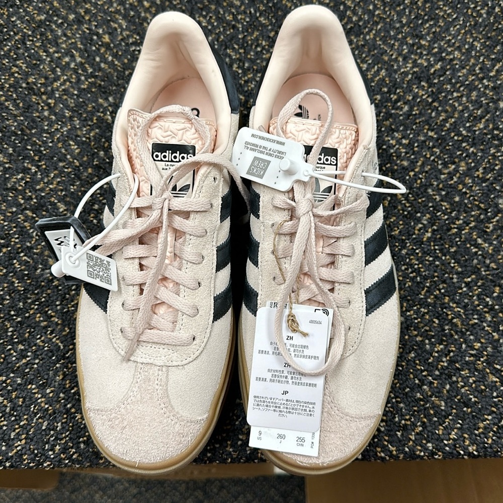 BRAND NEW !! gazelle bold size 9 W